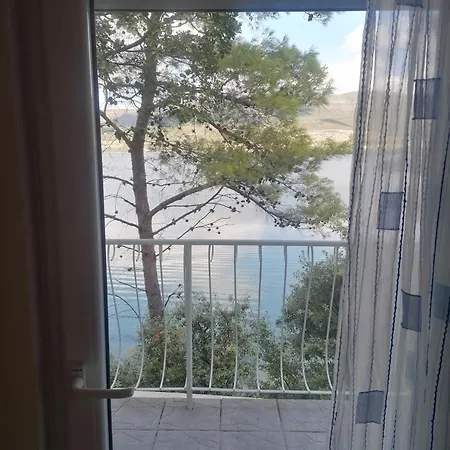 アパート Volarevic Donji Karin