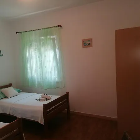 アパート Volarevic Donji Karin